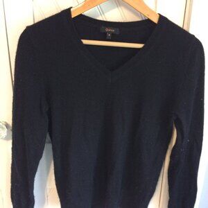 Quince women's cashmere black sweater V neck - size small